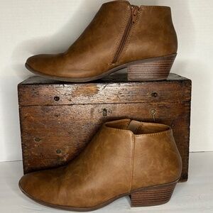 Size 10 J.Adams Brown Leather Bootie